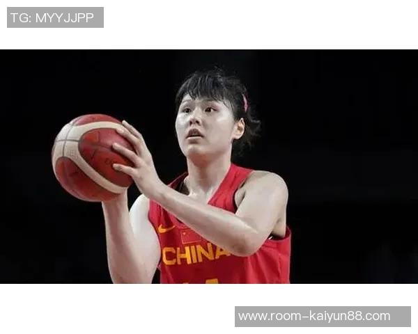 李月汝首秀震撼全场代表Mist队出战近7分钟贡献3分5板表现出色 李月汝首秀震撼全场代表Mist队出战近7分钟贡献3分5板表现出色