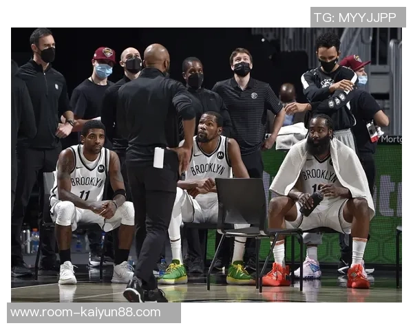 狄龙幽默回应总经理期望称下场比赛要抢回十个篮板 狄龙幽默回应总经理期望称下场比赛要抢回十个篮板