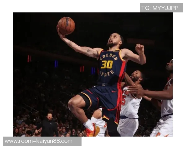 库里状态回暖对决尼克斯连续10场得分24贡献27分7助攻表现出色 库里状态回暖对决尼克斯连续10场得分24贡献27分7助攻表现出色