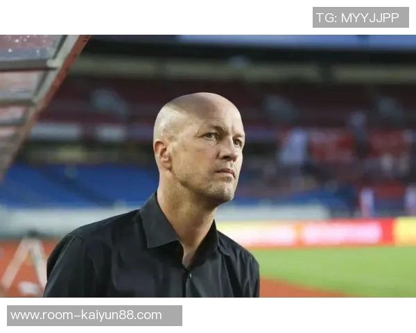 小克鲁伊夫谈巴萨未签安东尼原因荷甲球员表现不佳或影响投资回报